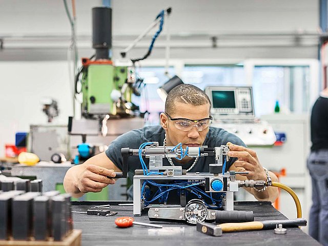 Innovation KNF is a family-owned company that believes in giving its customers the best-quality pumps.