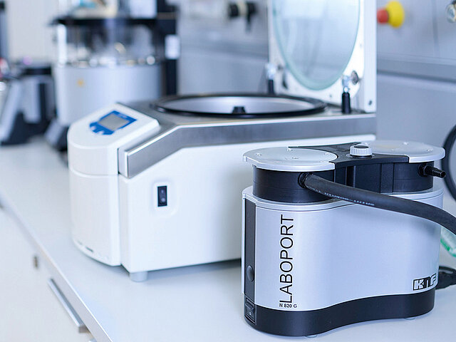 Centrifugal Concentration KNF offers intelligent and compact pumps and systems for various lab applications.