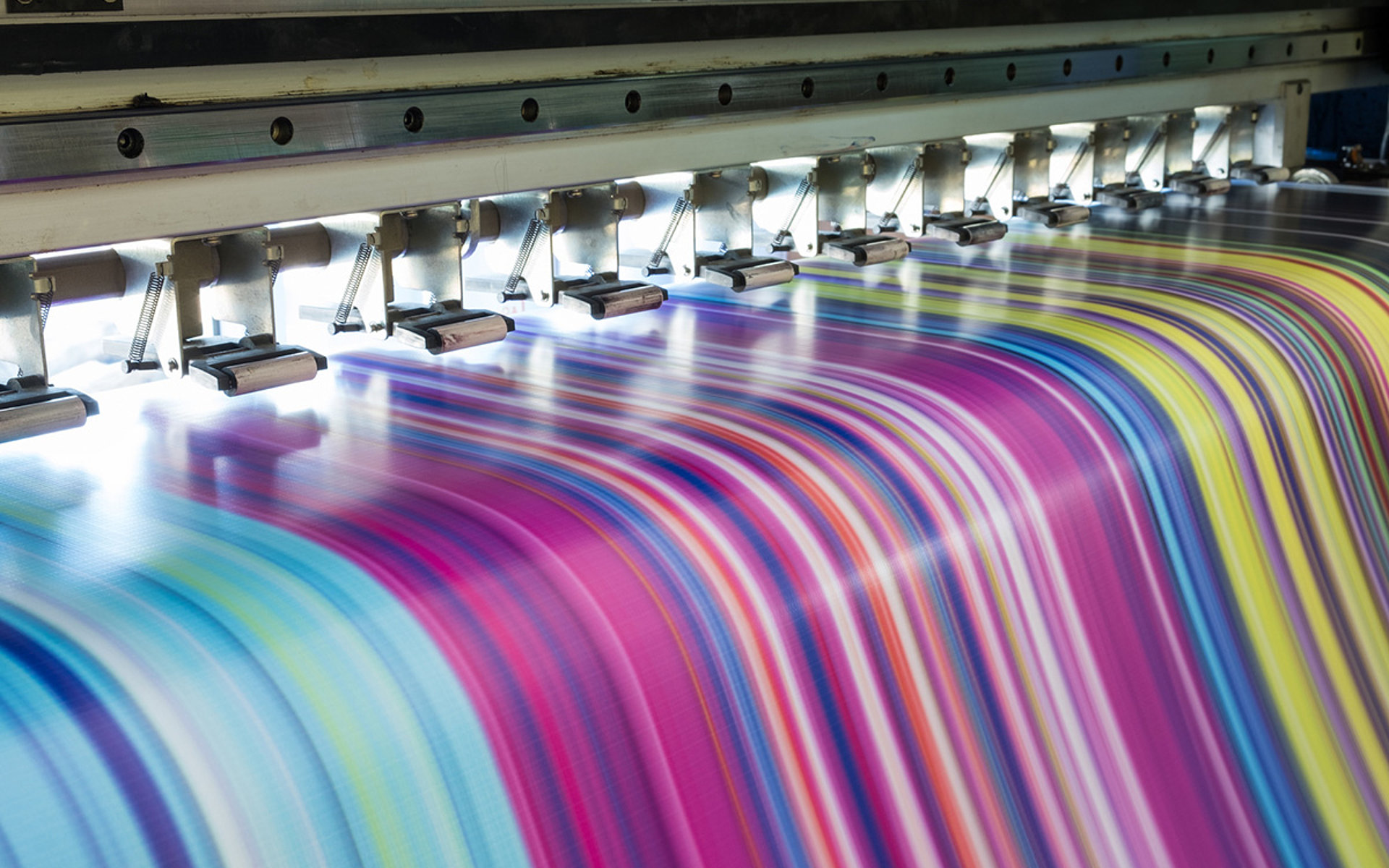 Насосы для струйной печати KNF применяются в различных технологических системах струйной печати.